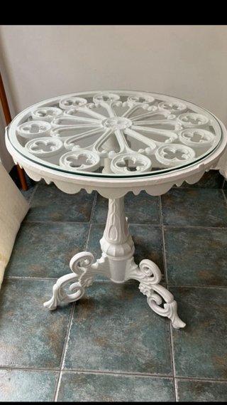 PRECIOSA !!! MESA .65€ Con base de cristal.