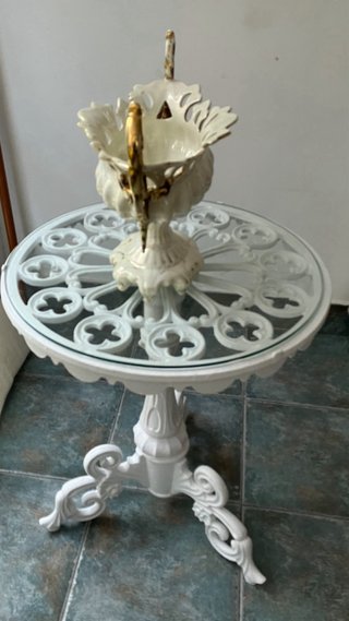 PRECIOSA !!! MESA .65€ Con base de cristal.