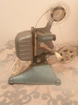 ANTIGUO PROYECTOR AÑOS 50 / JEFE SUPER 9,5