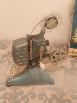 ANTIGUO PROYECTOR AÑOS 50 / JEFE SUPER 9,5