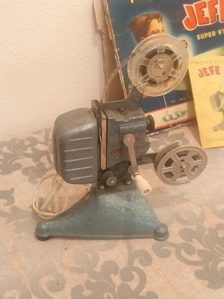 ANTIGUO PROYECTOR AÑOS 50 / JEFE SUPER 9,5