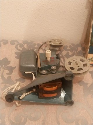 ANTIGUO PROYECTOR AÑOS 50 / JEFE SUPER 9,5