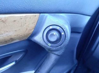 Caja relés fusibles renault 1147617 8200447440 vel