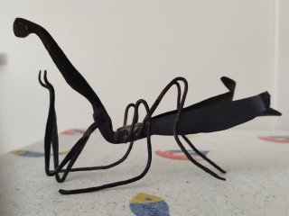 Colección de 3 insectos de hierro forjado antiguos