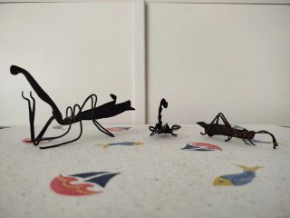Colección de 3 insectos de hierro forjado antiguos