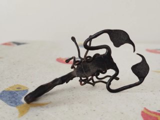 Colección de 3 insectos de hierro forjado antiguos
