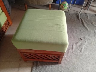 Sofá 2 plazas y puf a juego