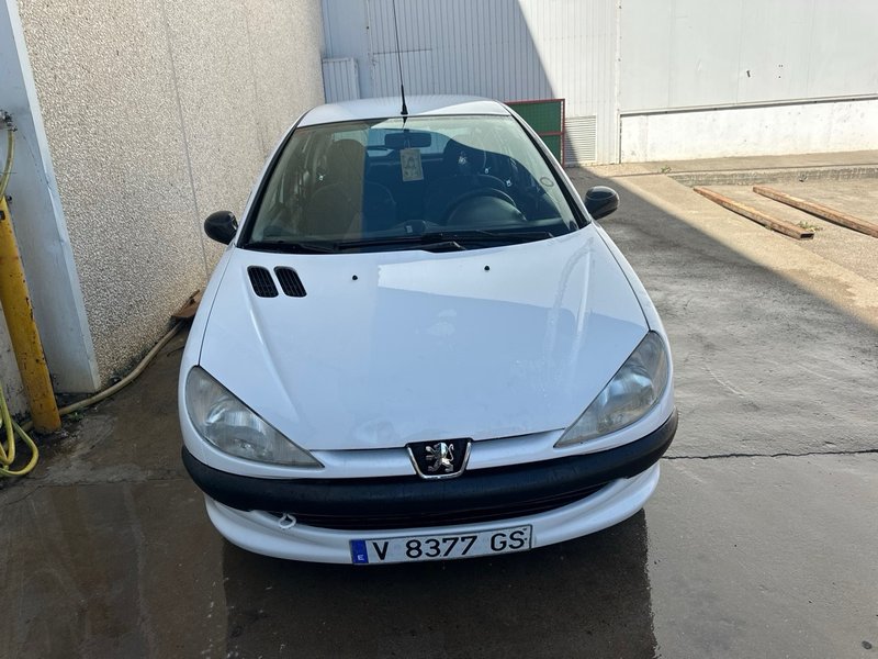 Peugeot 206 1999 - foto 1
