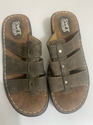 Sandalias  de mujer, color caqui, muy cómodas.