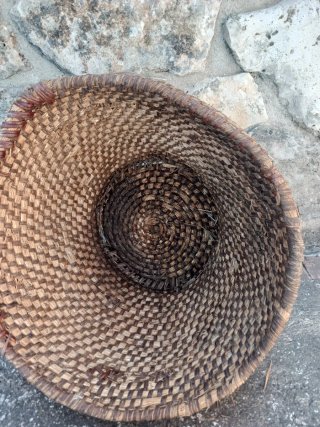 Cesto antiguo para macetero o cubremacetas