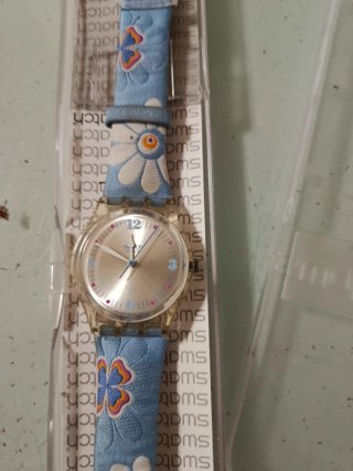 Reloj Swatch Transparente Flores