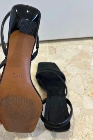 Sandalias Zara Tacón Negro