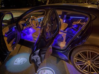 Porsche Panamera 4 3,6 doble pantalla