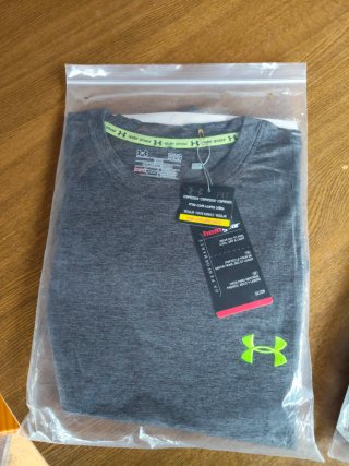 Camiseta Under Armour Gris Talla L
