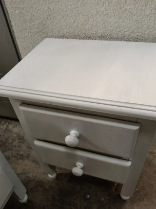 Juego de 2 mesitas de noche de madera