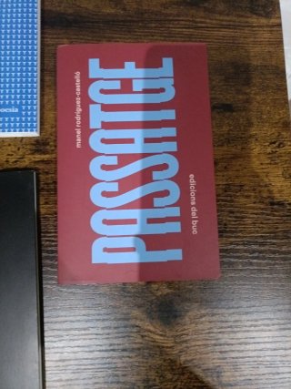 Lote cinco libros poesía en catalán, impecables.