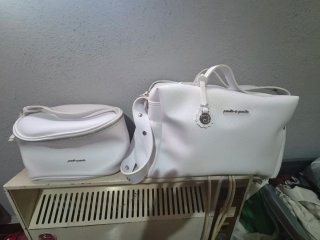 Bolso y neceser de bebé blanco