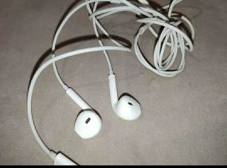 Cargador y Auriculares Apple iPhone