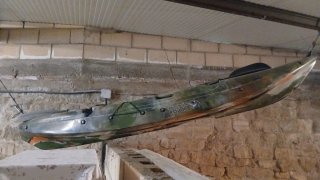 Kayak Atlantic con diseño de tiburón