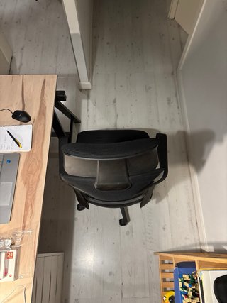 Silla de oficina ergonómica negra
