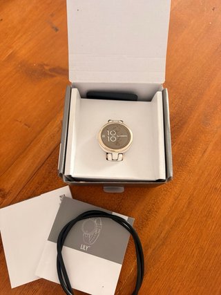 Garmin Lily - Reloj Inteligente Dorado y Blanco