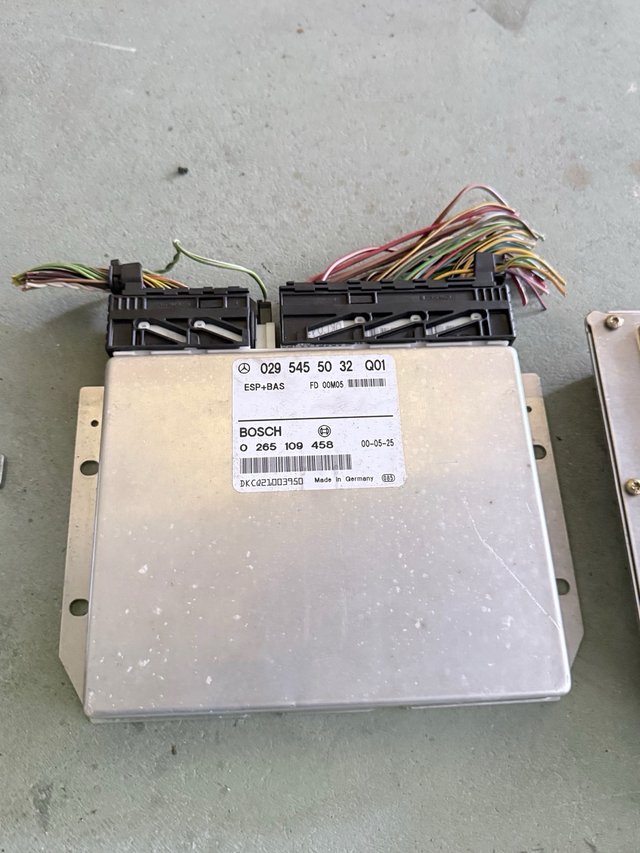 Centralita Motor y Airbag Mercedes W210