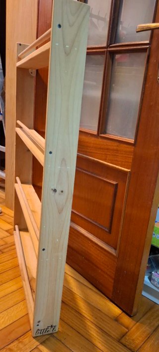 Estantería Montessori para libros infantiles