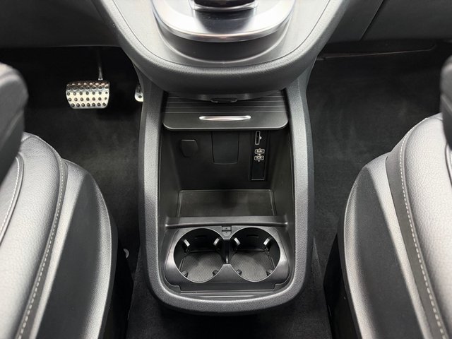 Mercedes Clase V300d 239cv AMG LINE 2019