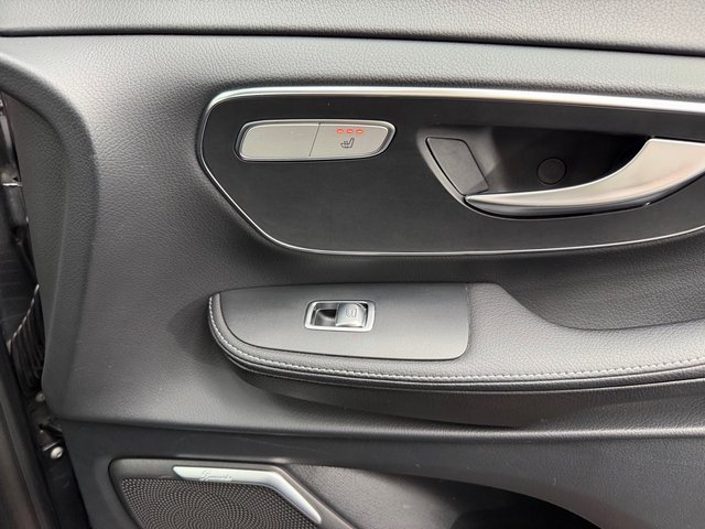 Mercedes Clase V300d 239cv AMG LINE 2019
