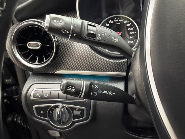 Mercedes Clase V300d 239cv AMG LINE 2019