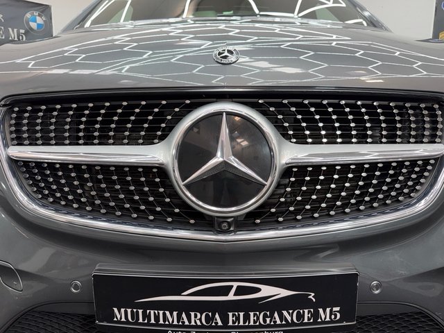 Mercedes Clase V300d 239cv AMG LINE 2019