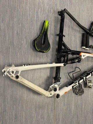 Cuadro Focus Super Bud  FISURADO Shimano y fox etc