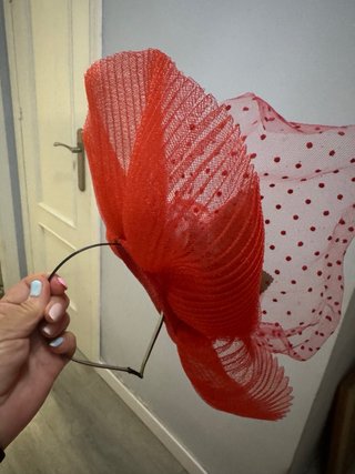 Tocado de flores rosa y rojo