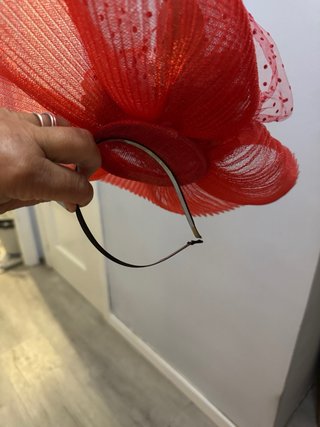 Tocado de flores rosa y rojo