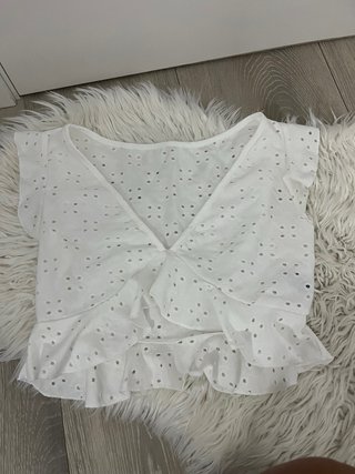 Top blanco bordado volantes