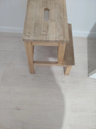Escalera de madera con asa