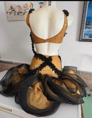Vestido de baile salón oro y negro