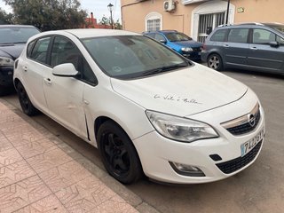 Opel Astra 2011
