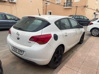 Opel Astra 2011