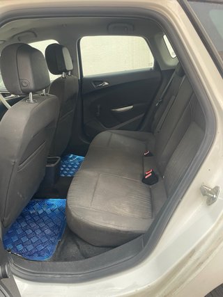 Opel Astra 2011