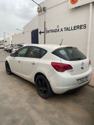 Opel Astra 2011