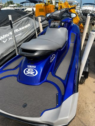 Yamaha SHO 175 horas con remolque