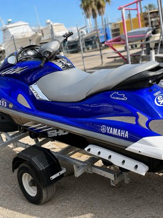 Yamaha SHO 175 horas con remolque