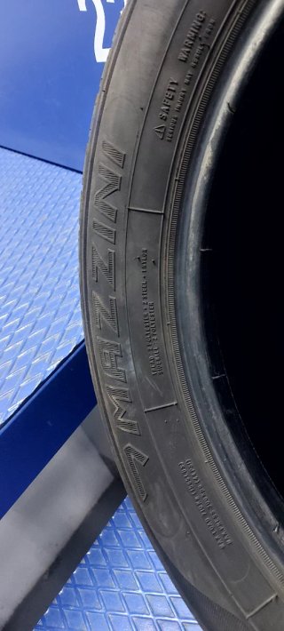 215/60 R17 96H