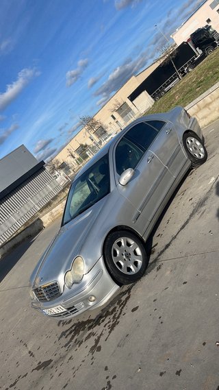 Mercedes-Benz Clase C 2004