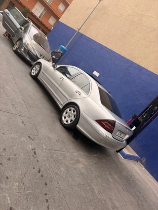 Mercedes-Benz Clase C 2004