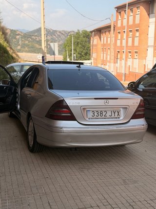 Mercedes-Benz Clase C 2004