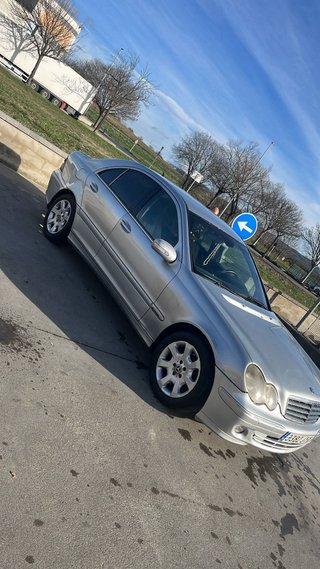 Mercedes-Benz Clase C 2004