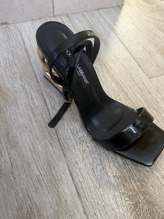 Tacones Dolce & Gabbana Negros y Dorados