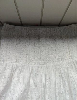 Vestido banda blanco con detalles plateados